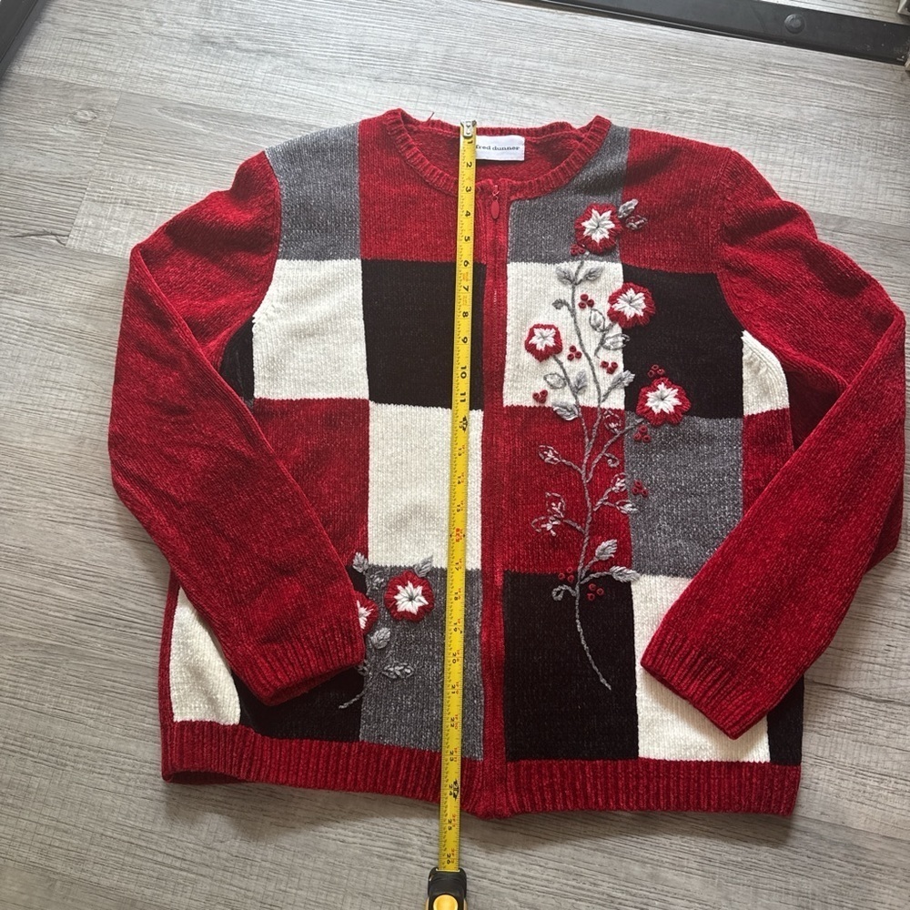 Alfred Dunner Red and Gray Floral Knit Cardigan - Picture 6 of 9